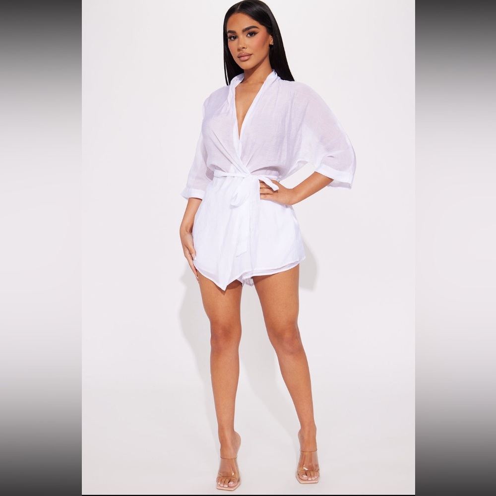 Brand new, white 2-piece short set